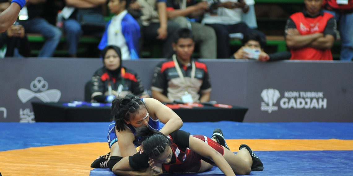 Gulat Jatim Tambah Koleksi Medali di PON Bela Diri 2025