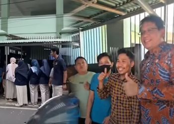 Warung Ayam Penyet Dekat Kantor Kemenkeu Diserbu Pembeli Gara-gara Menkeu Purbaya