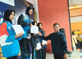 100 Atlet Anggar Berebut Piala KONI, Ketum KONI Surabaya Arderio Hukom Beri Apresiasi