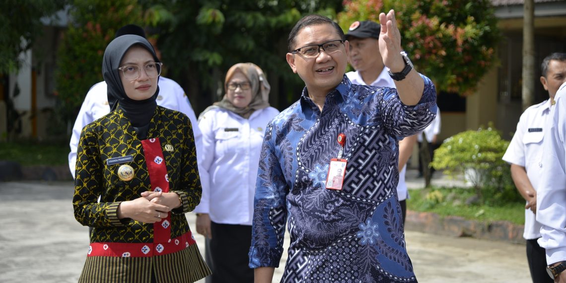 Pasca Bencana Pohon Tumbang di SMAN 3 Kediri, Kadindik Jatim dan Wali Kota Kediri Gerak Cepat Pulihkan Pendidikan
