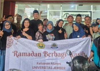 Aksi Nyata Alumni Unej di Surabaya! Berbagi Takjil hingga Santuni Yatim di Ramadan 2026