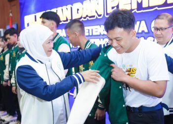 Didampingi Kadindik Jatim, Gubernur Khofifah Berangkatkan Kontingen LKS Jatim ke Nasional, Targetkan Gelar Juara Umum Keempat Beruntun